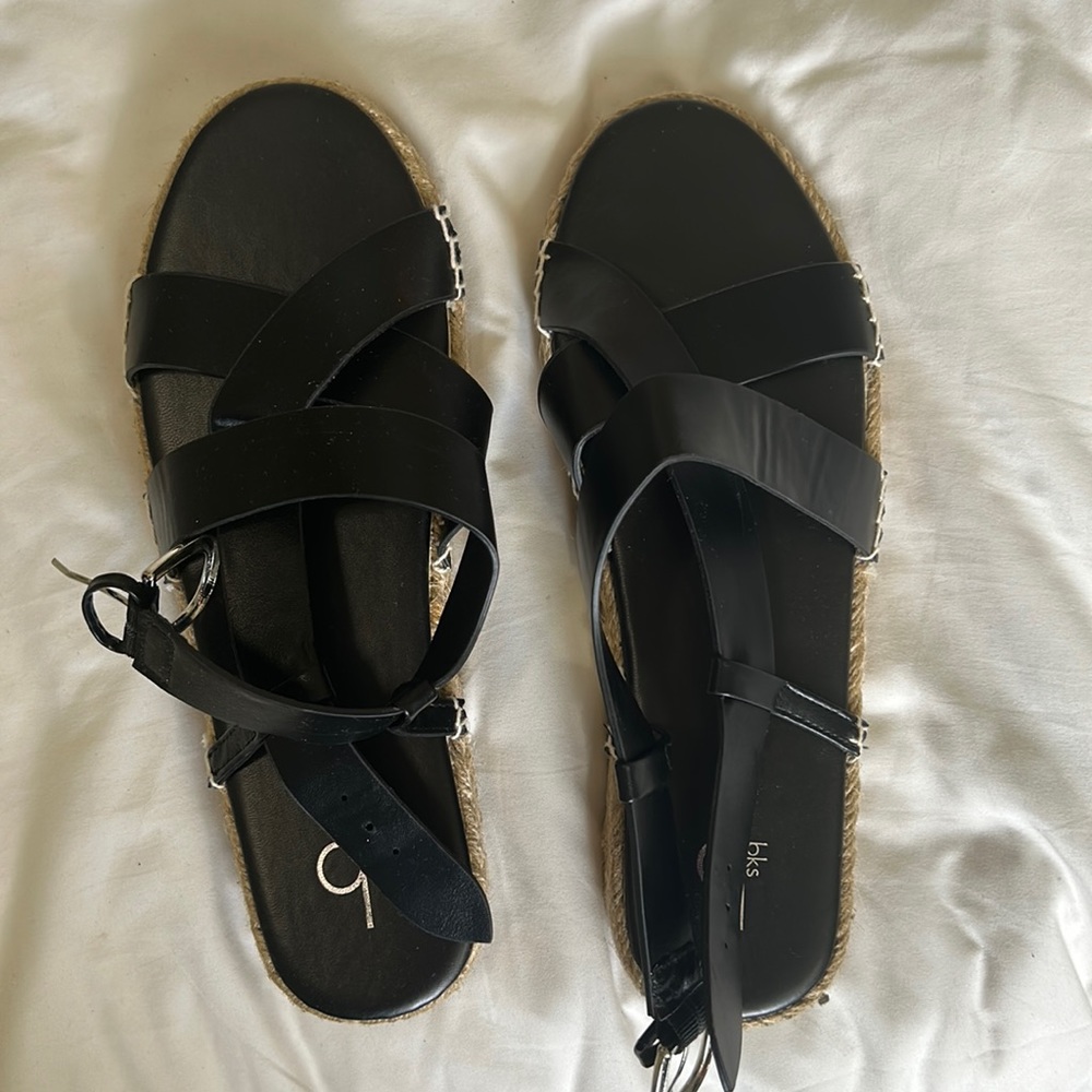 Black flat shoes